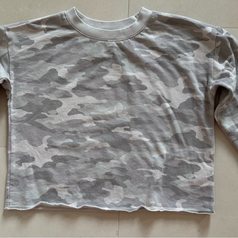 Athleta Gray cropped Camouflage Sweatshirt